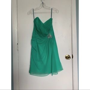 Dress **fits like a 2/4